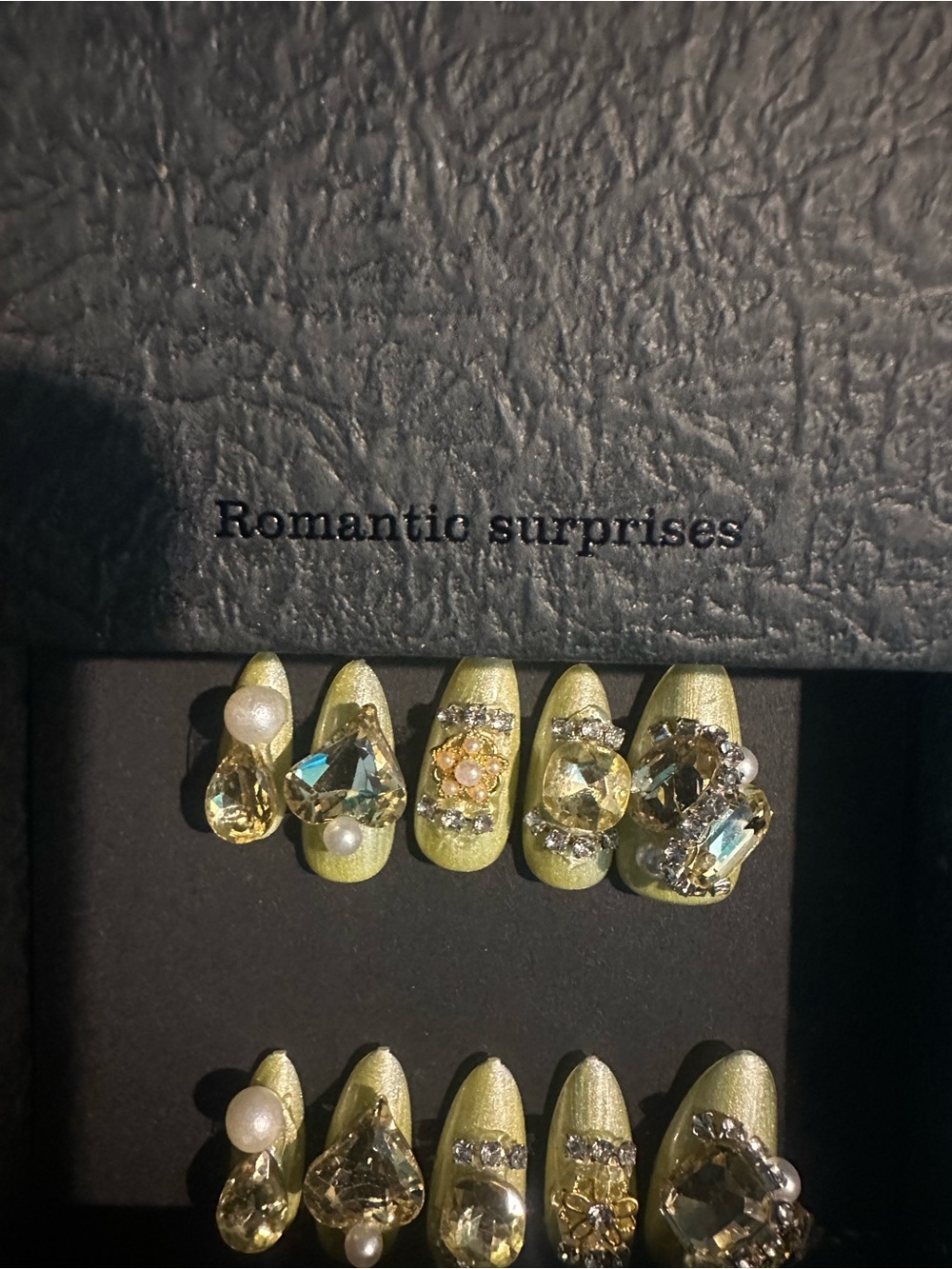 Romantic Surprises Green Pearl & Crystal Press-On Nails